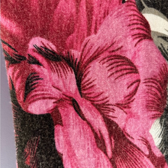 Knit flower dress with ruffled hem - Picture 3 of 4